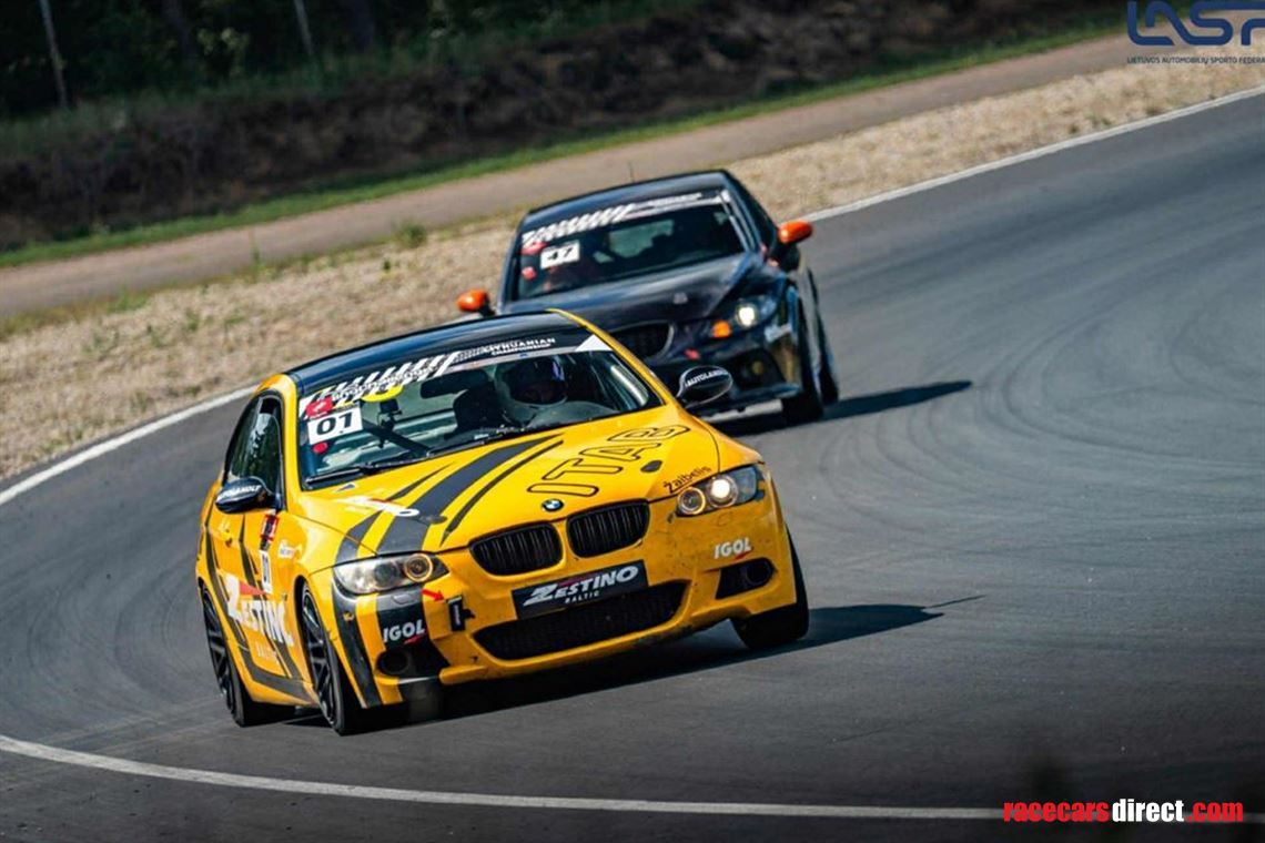 2x-bmw-e92-325i-cup