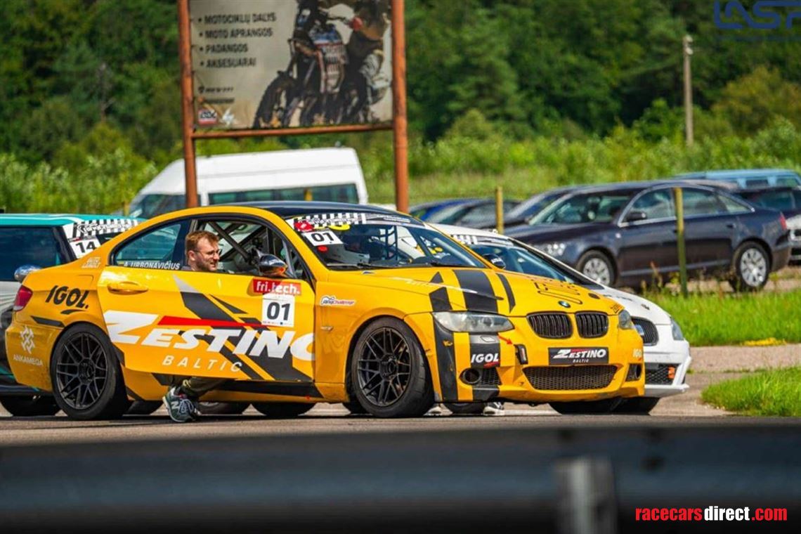 2x-bmw-e92-325i-cup