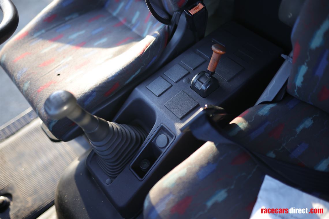 iveco-75t-truck-with-living-and-workshop-conv
