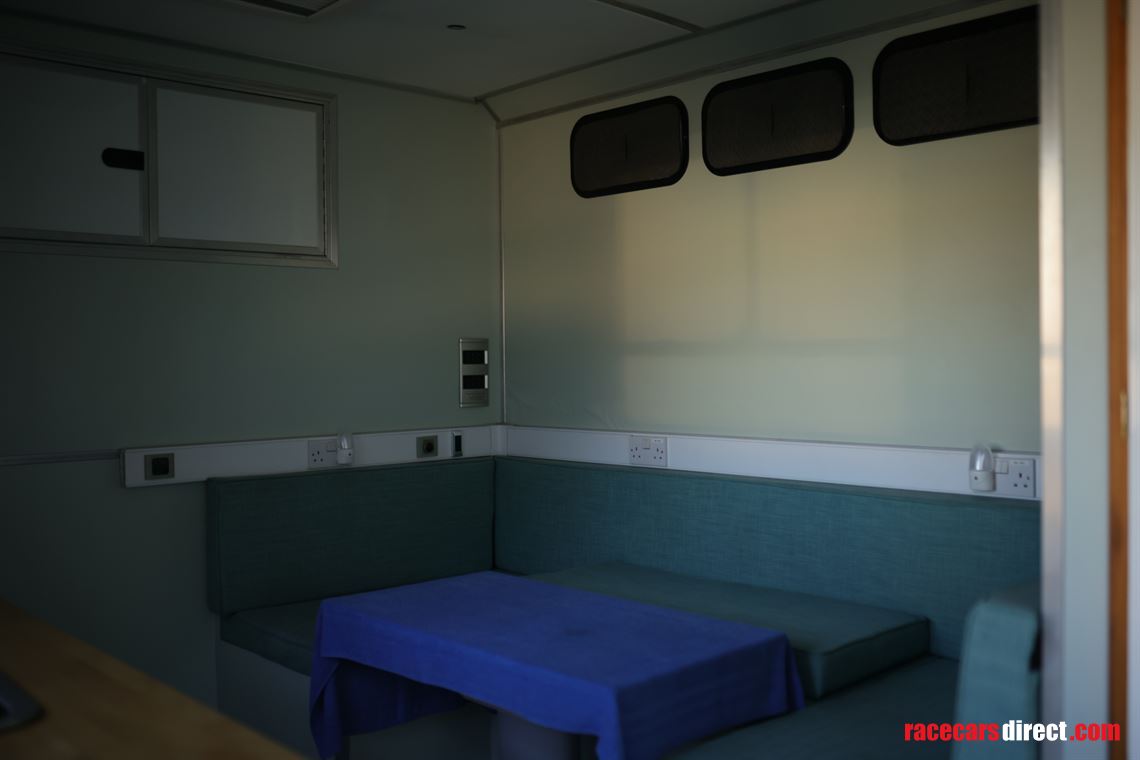 iveco-75t-truck-with-living-and-workshop-conv