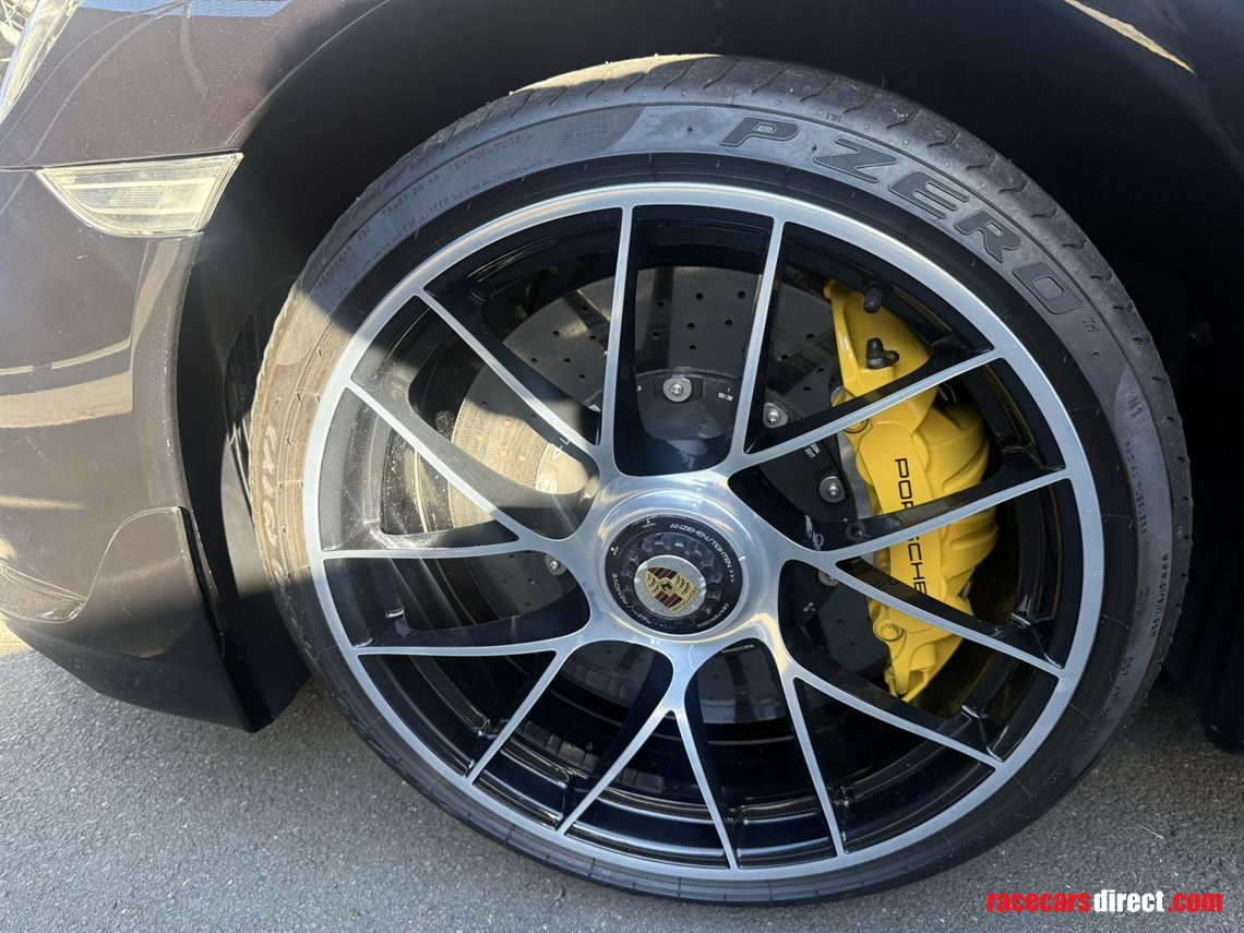 2018-porsche-911-turbo-s