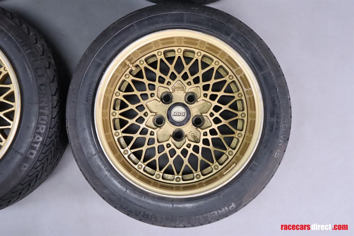 ferrari-308-15-golden-rims