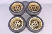 ferrari-308-15-golden-rims