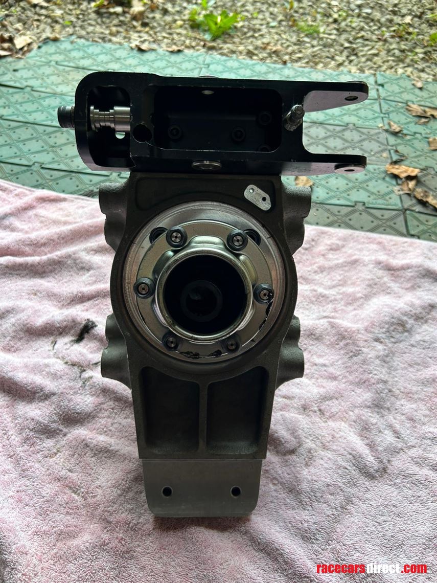 ginetta-g55-g56-gt3-gt4-centre-lock-hub-assem