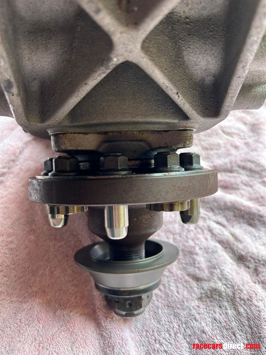 ginetta-g55-g56-gt3-gt4-centre-lock-hub-assem