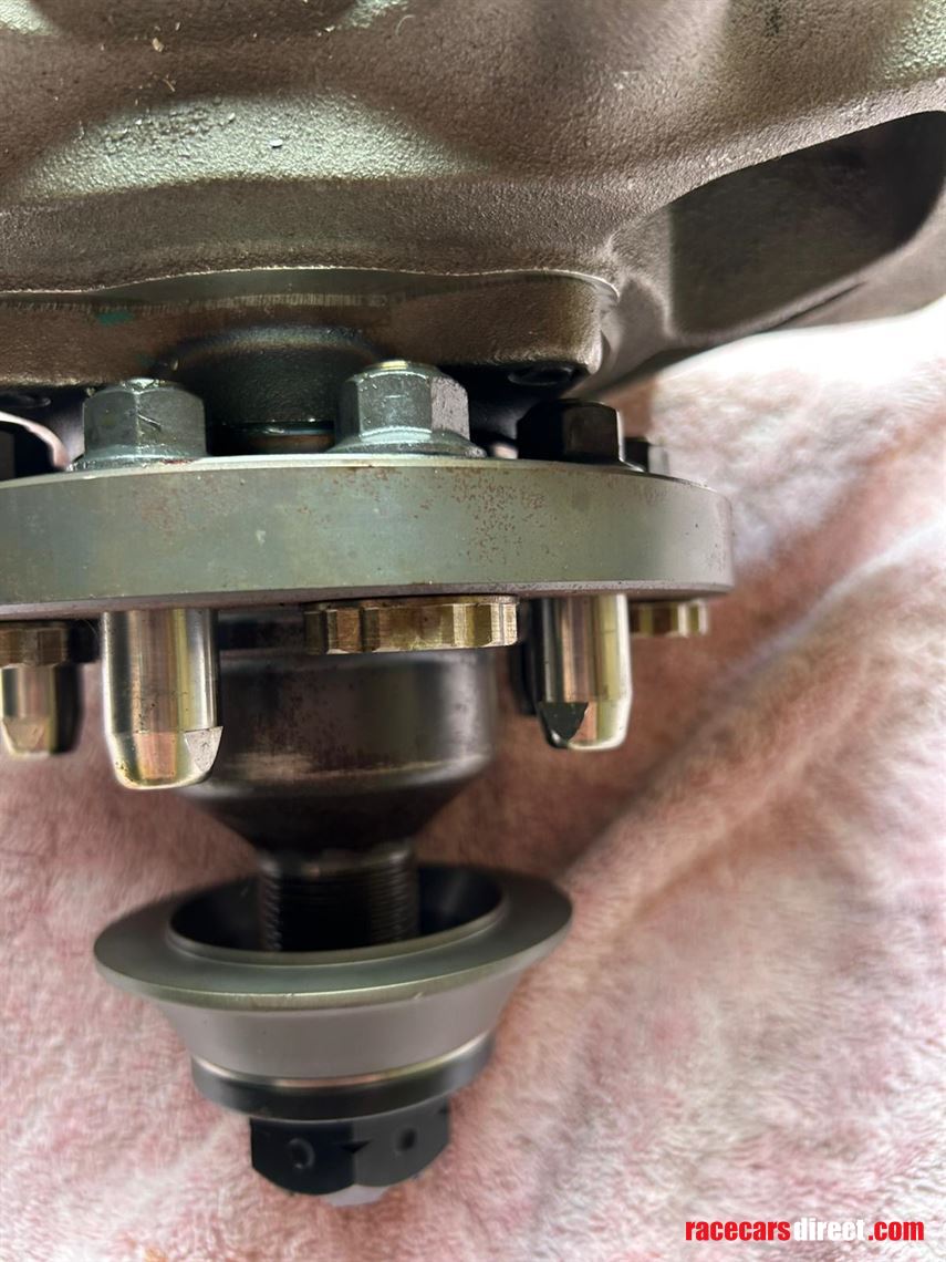 ginetta-g55-g56-gt3-gt4-centre-lock-hub-assem
