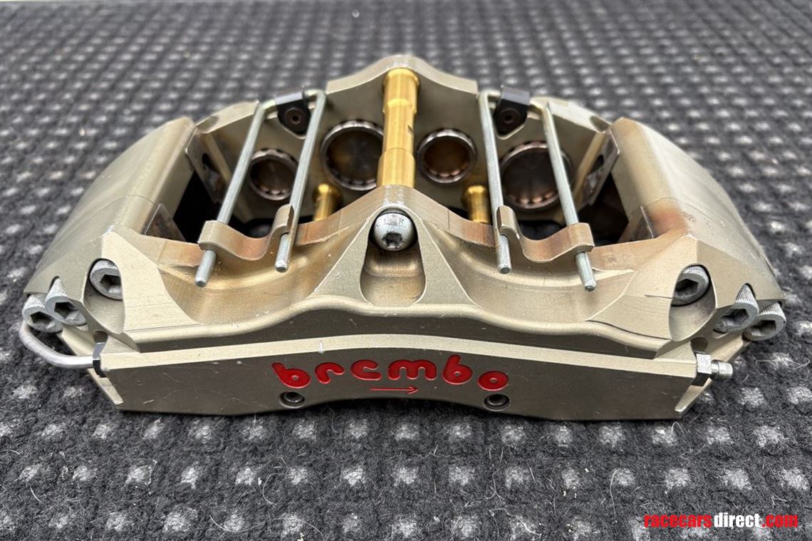 wanted-looking-brembo-8-pistons-calipers