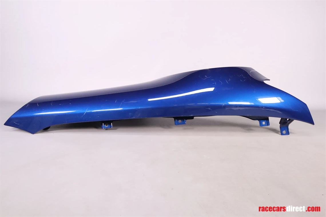 mercedes-amg-gtr-left-fender