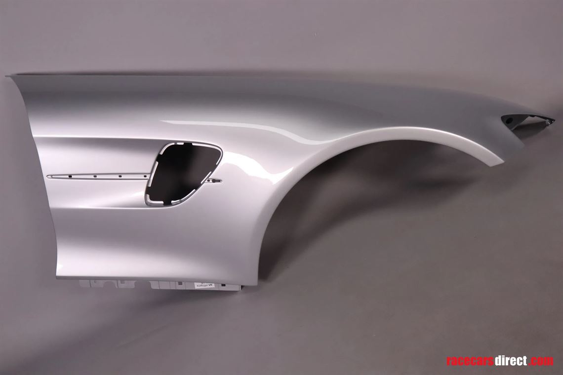 mercedes-amg-gt4-right-fender-painted-silver