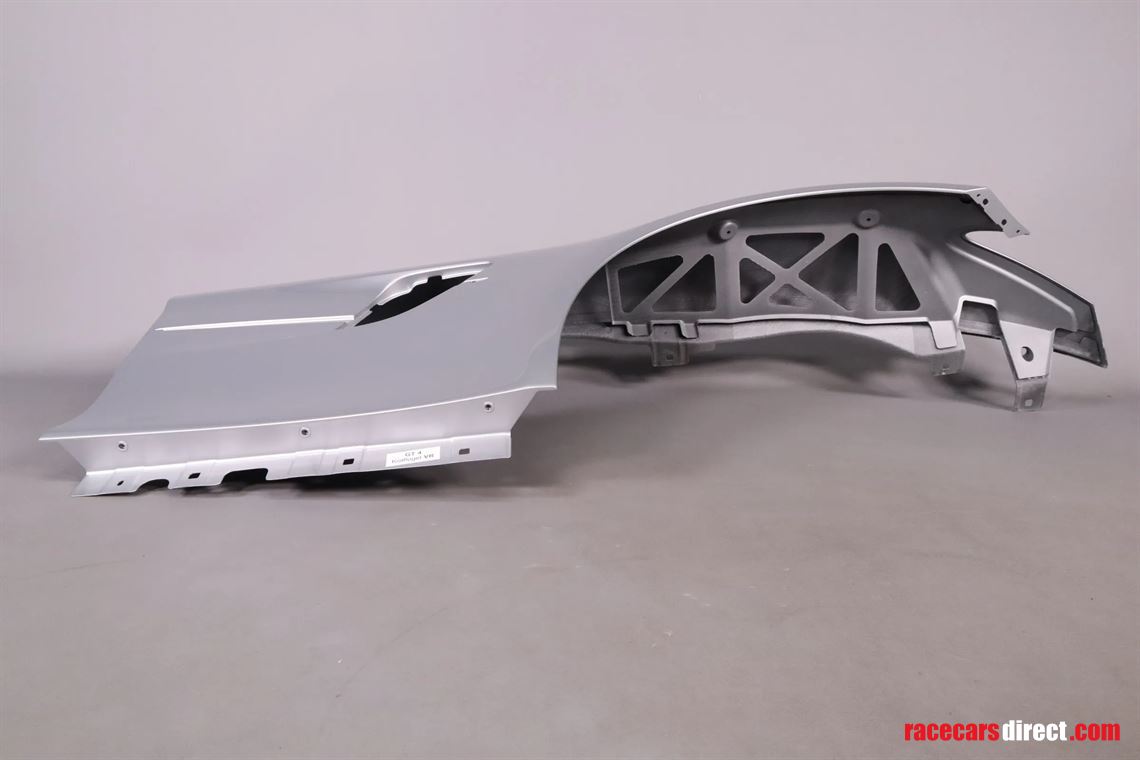 mercedes-amg-gt4-right-fender-painted-silver