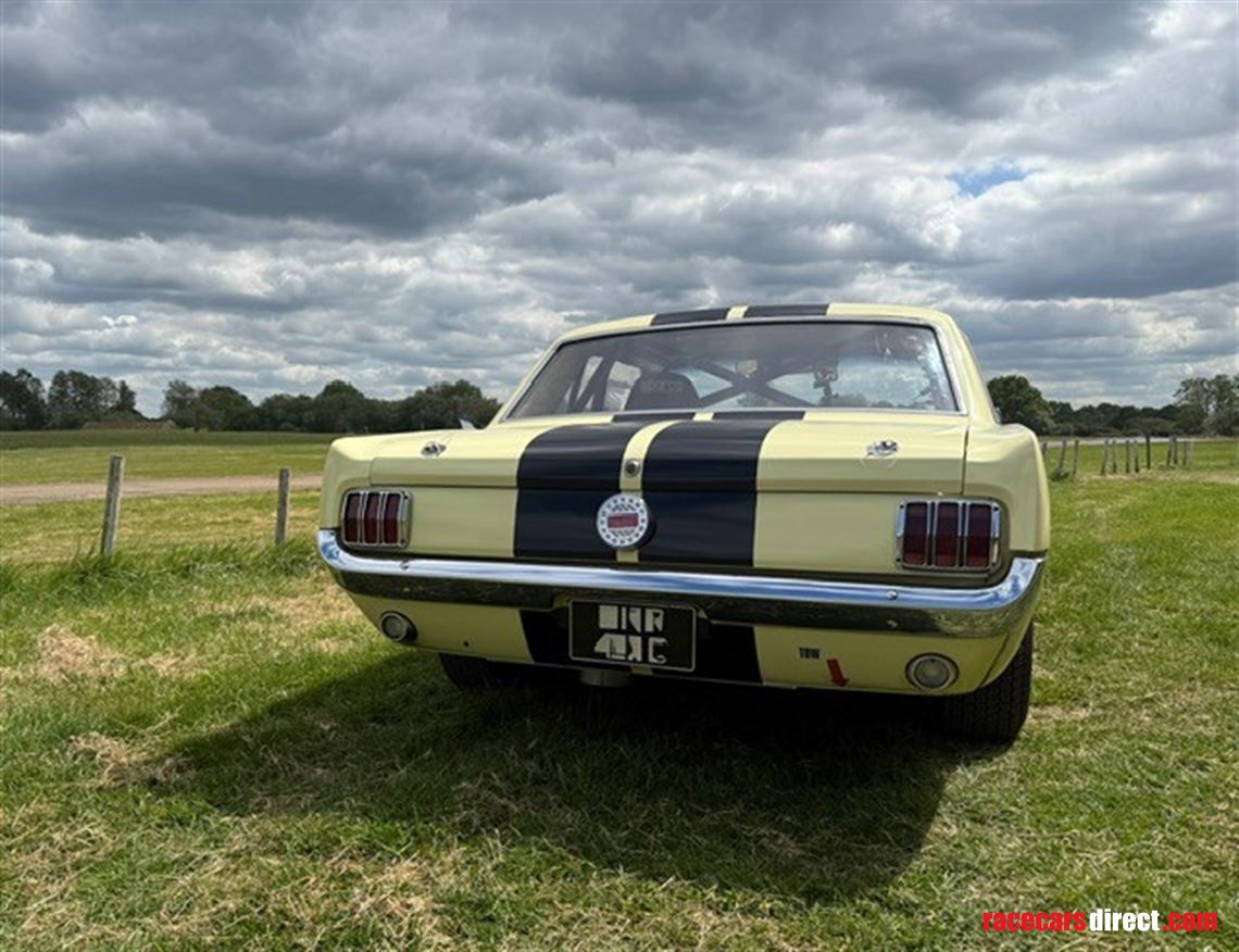 fia-ford-mustang-notchback