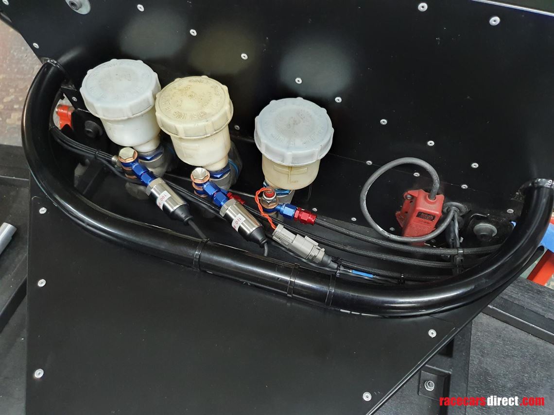 radical-prosport-1400-with-pr06-bodywork-cent