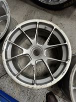 porsche-991-cup-car-wheels