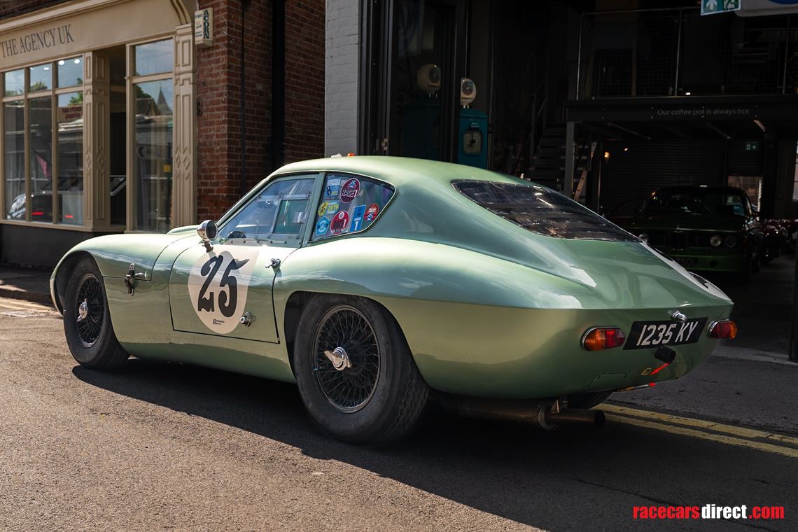 1963-triumph-tr4-slr-evocation