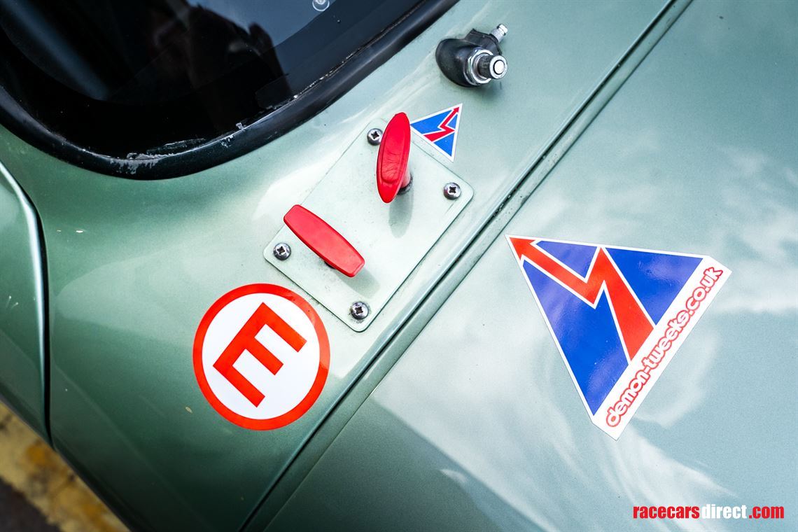 1963-triumph-tr4-slr-evocation