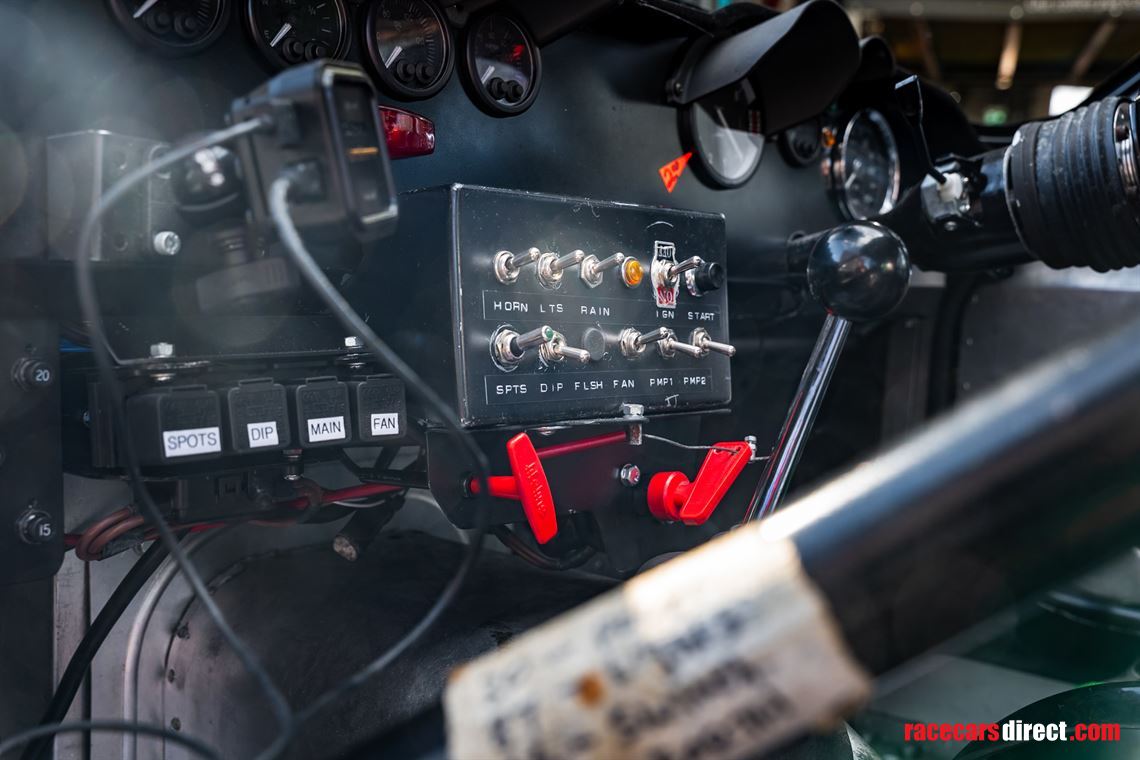 1963-triumph-tr4-slr-evocation
