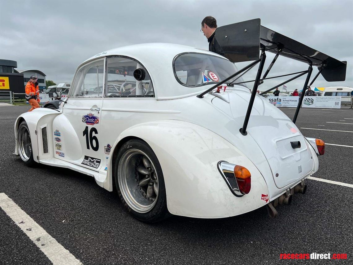 1967-morris-minor-special-saloon-thunder-salo