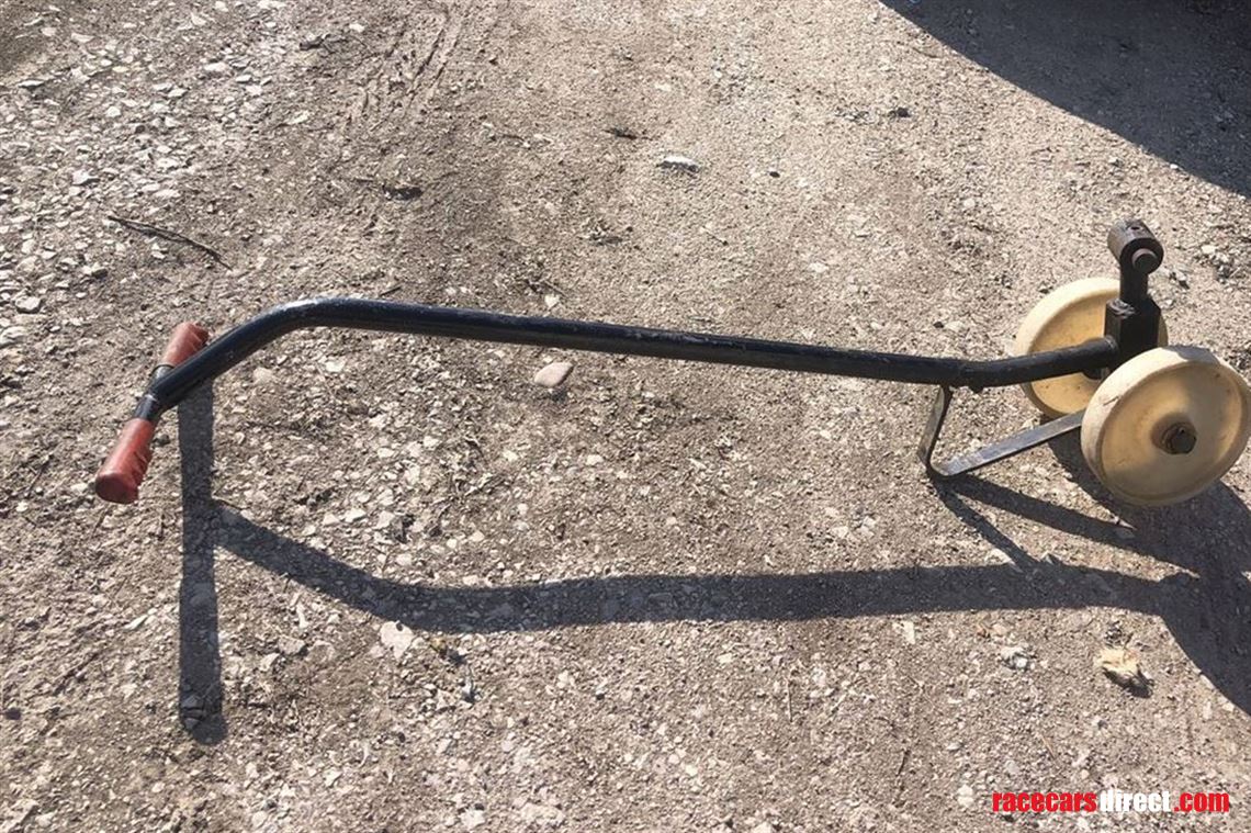 rear-wheeled-jack-with-swivel-head---very-rob