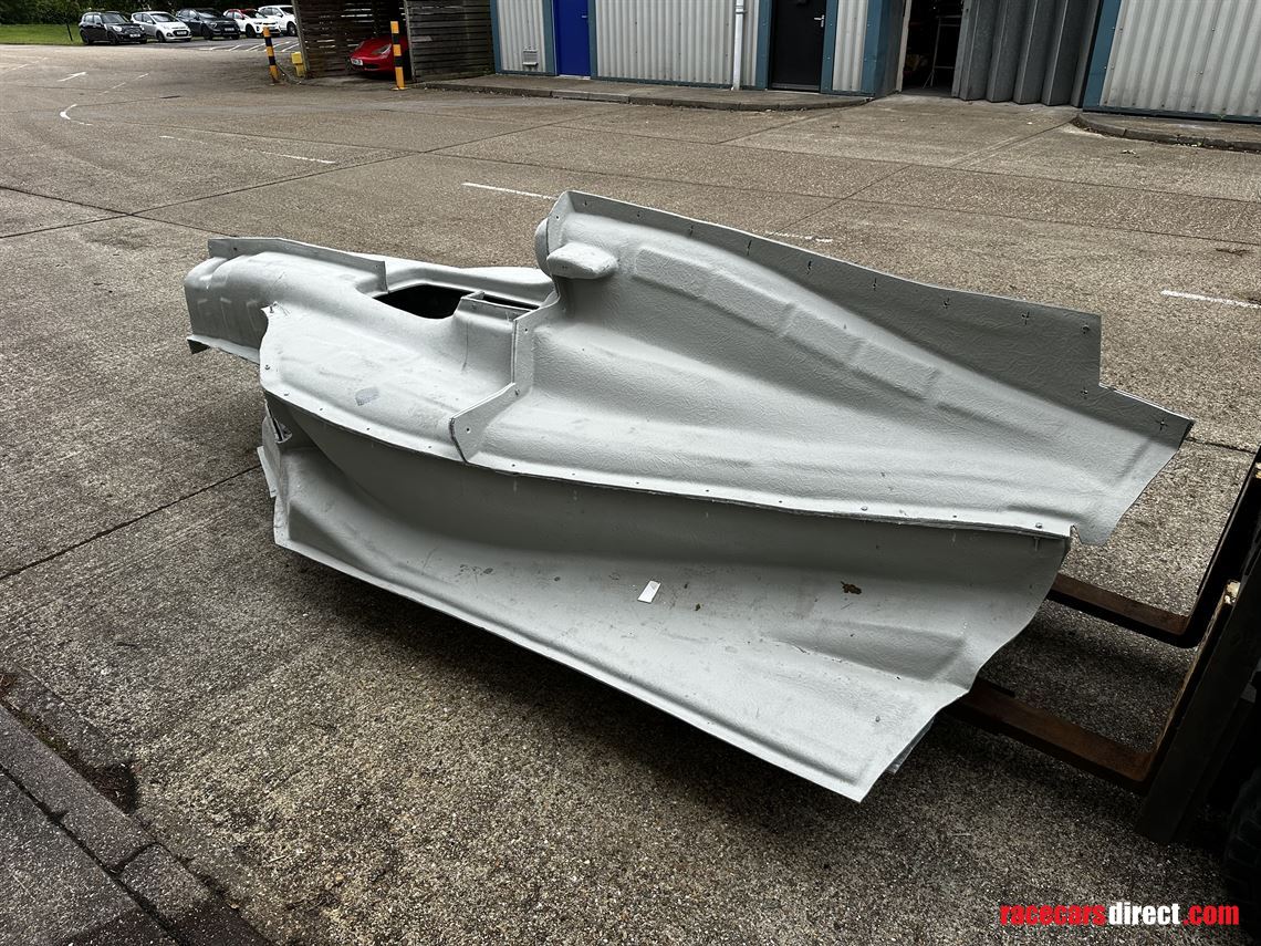 2025-f1-show-car-moulds-rolling-shell