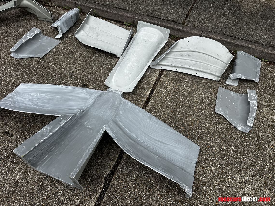 2025-f1-show-car-moulds-rolling-shell