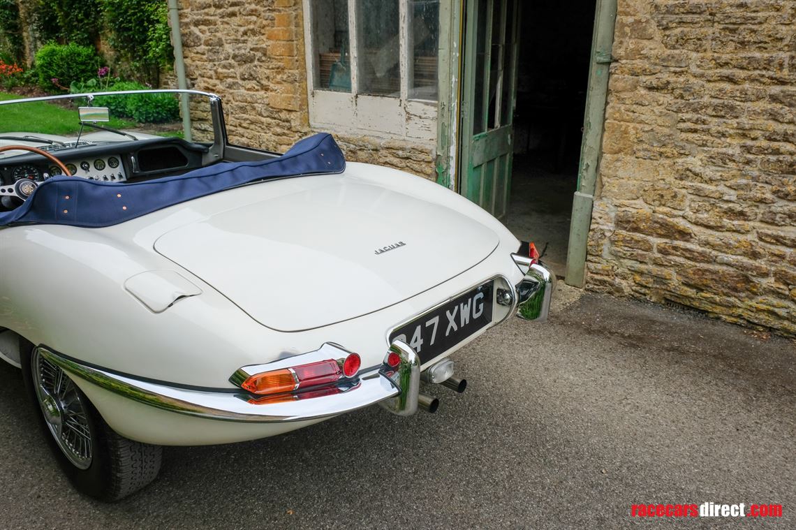 1961-jaguar-e-type-flat-floor-roadster