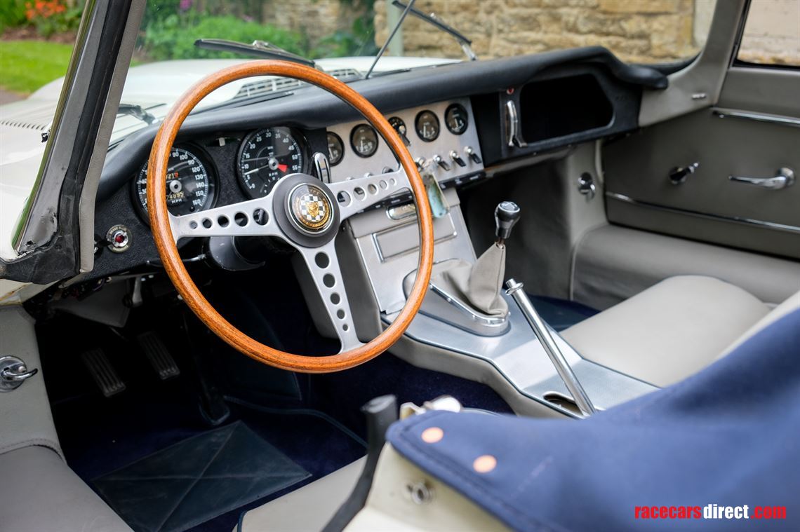 1961-jaguar-e-type-flat-floor-roadster
