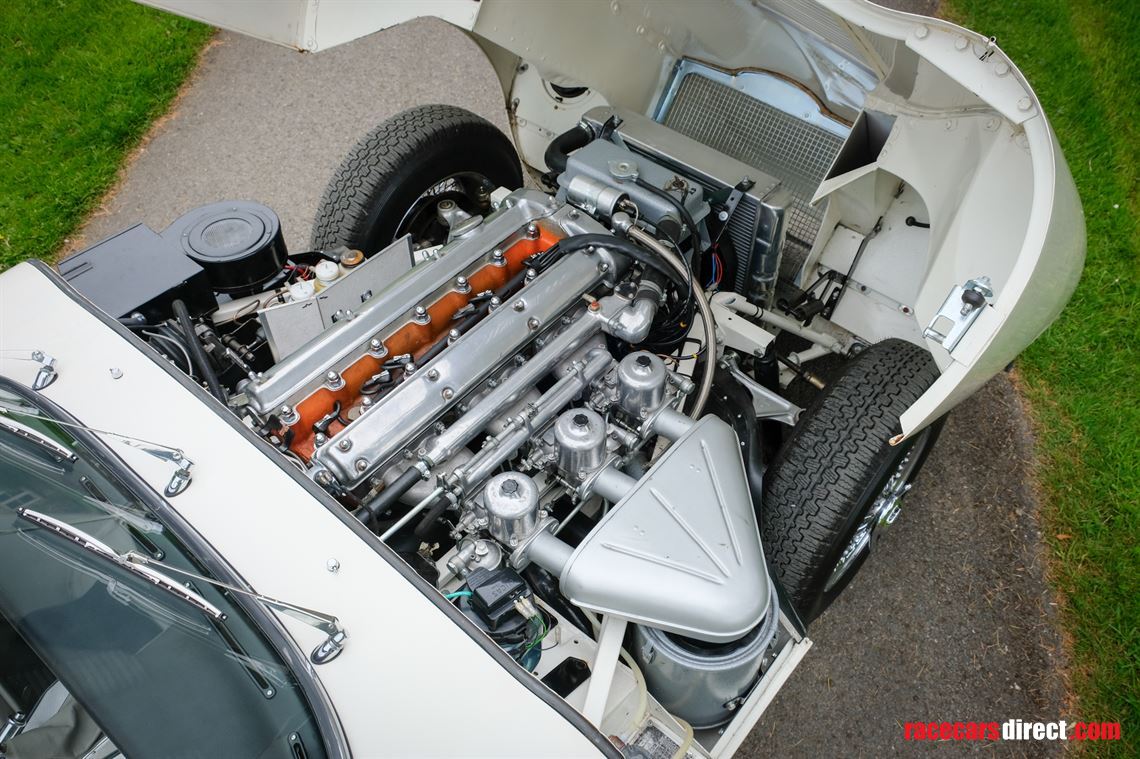 1961-jaguar-e-type-flat-floor-roadster