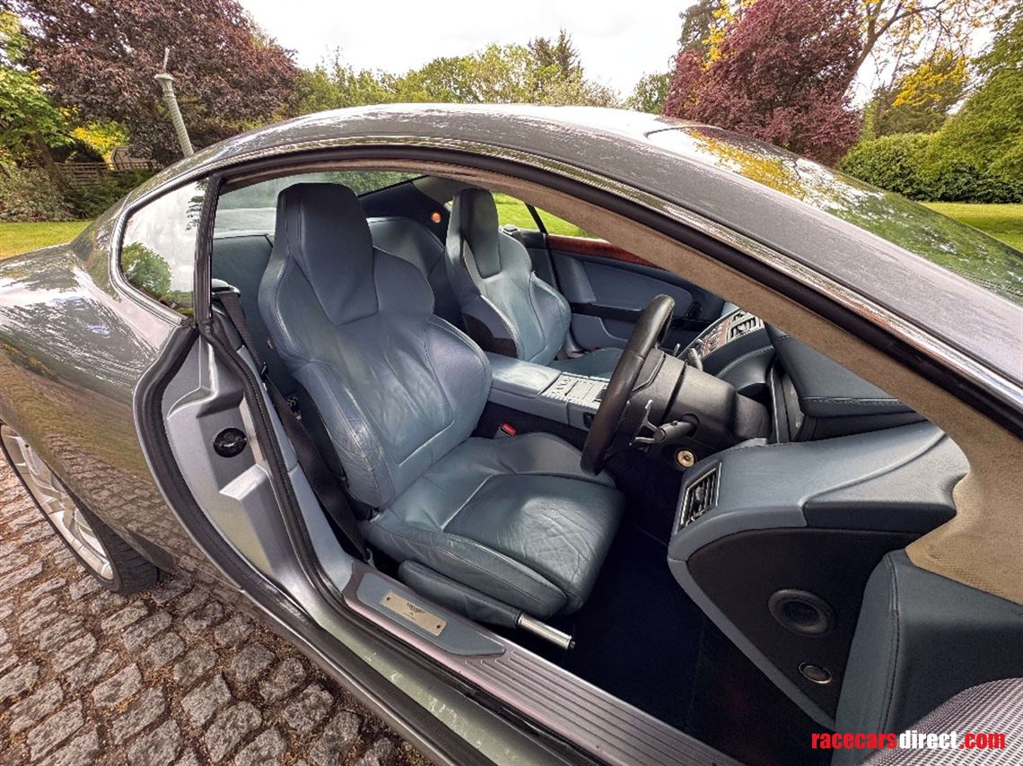 aston-martin-db9-coupe