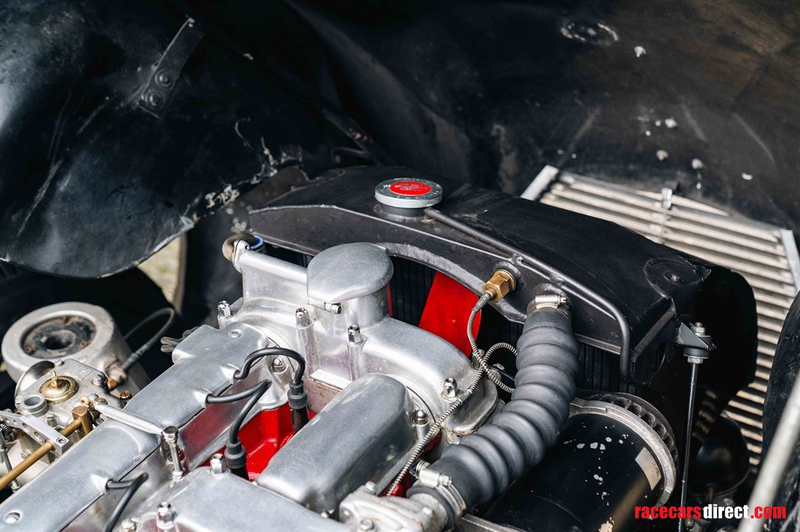 1952-aston-martin-db2-vantage