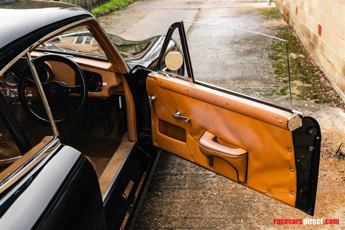1952-aston-martin-db2-vantage