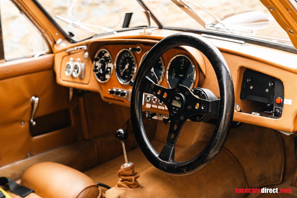 1952-aston-martin-db2-vantage