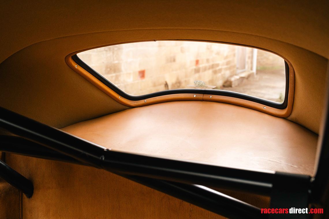 1952-aston-martin-db2-vantage
