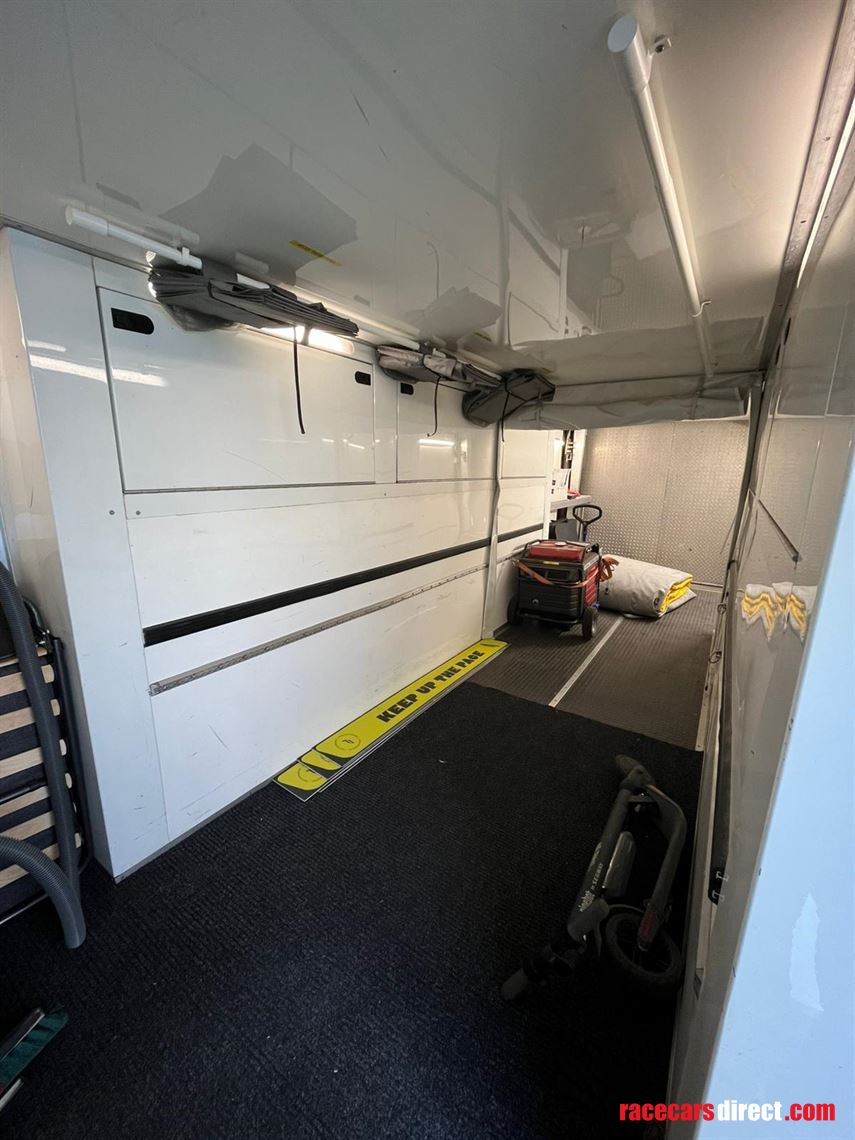 man-wilson-double-deck-ebf3n