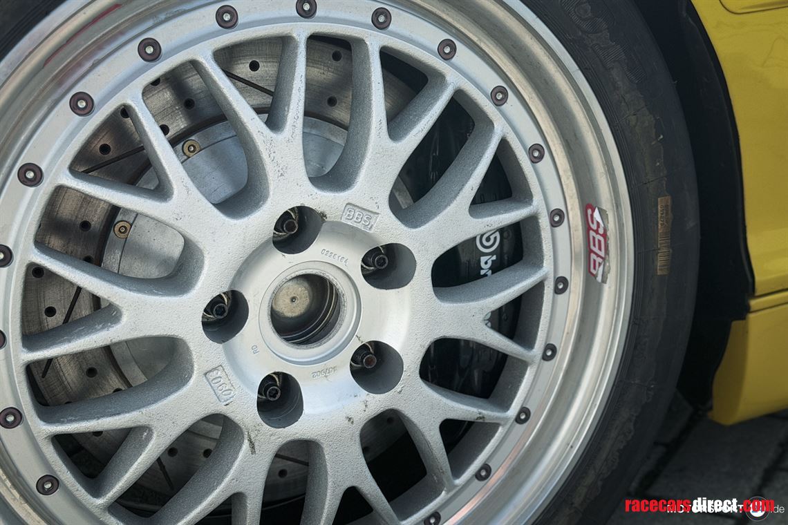 bmw-e46-racecar-with-e36-320i-stw-technic