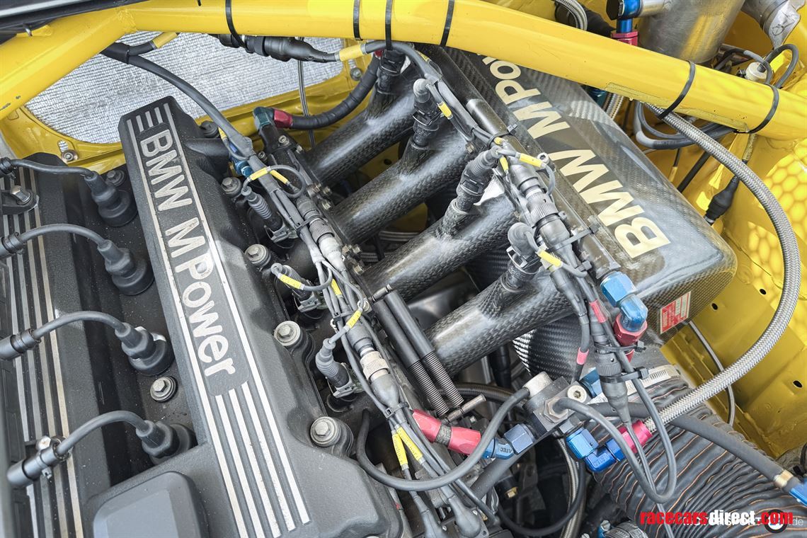 bmw-e46-racecar-with-e36-320i-stw-technic