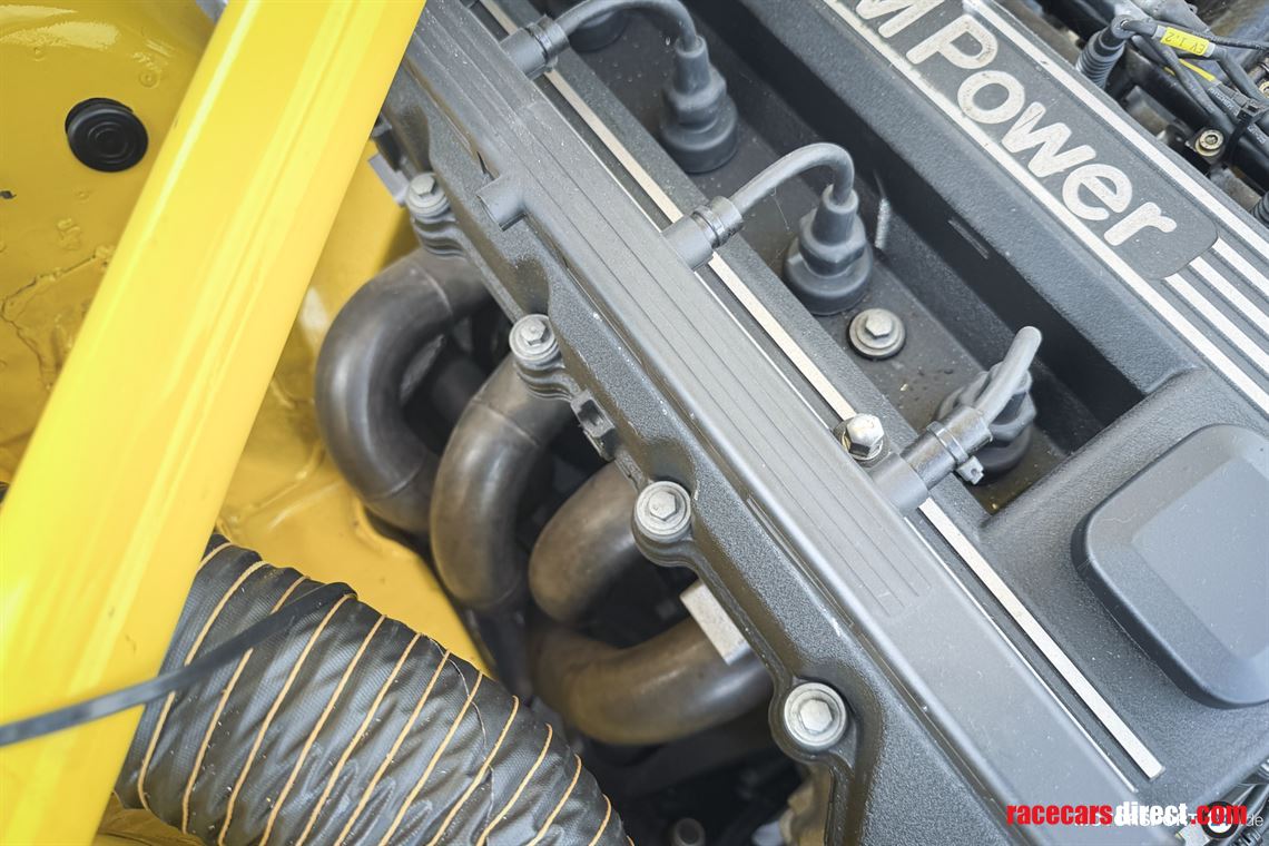 bmw-e46-racecar-with-e36-320i-stw-technic