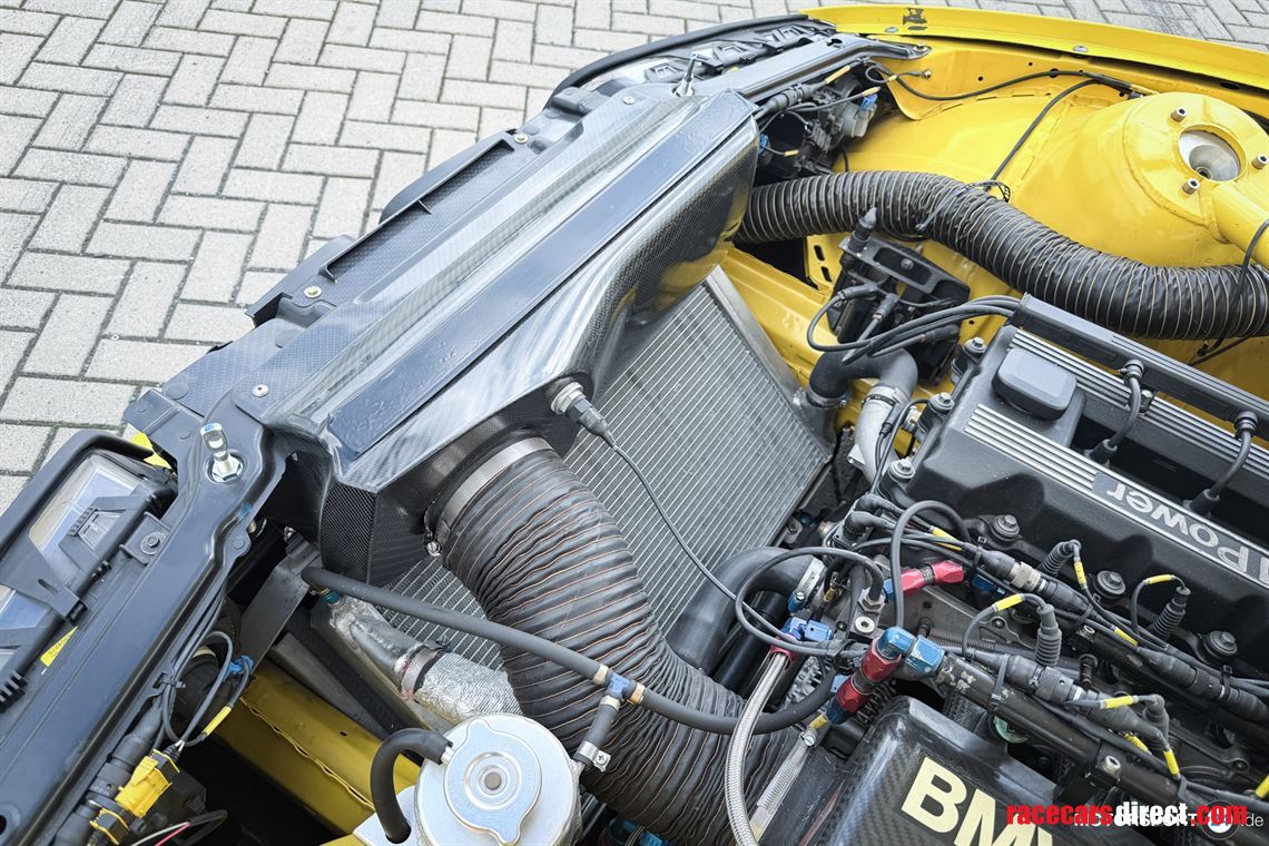 bmw-e46-racecar-with-e36-320i-stw-technic