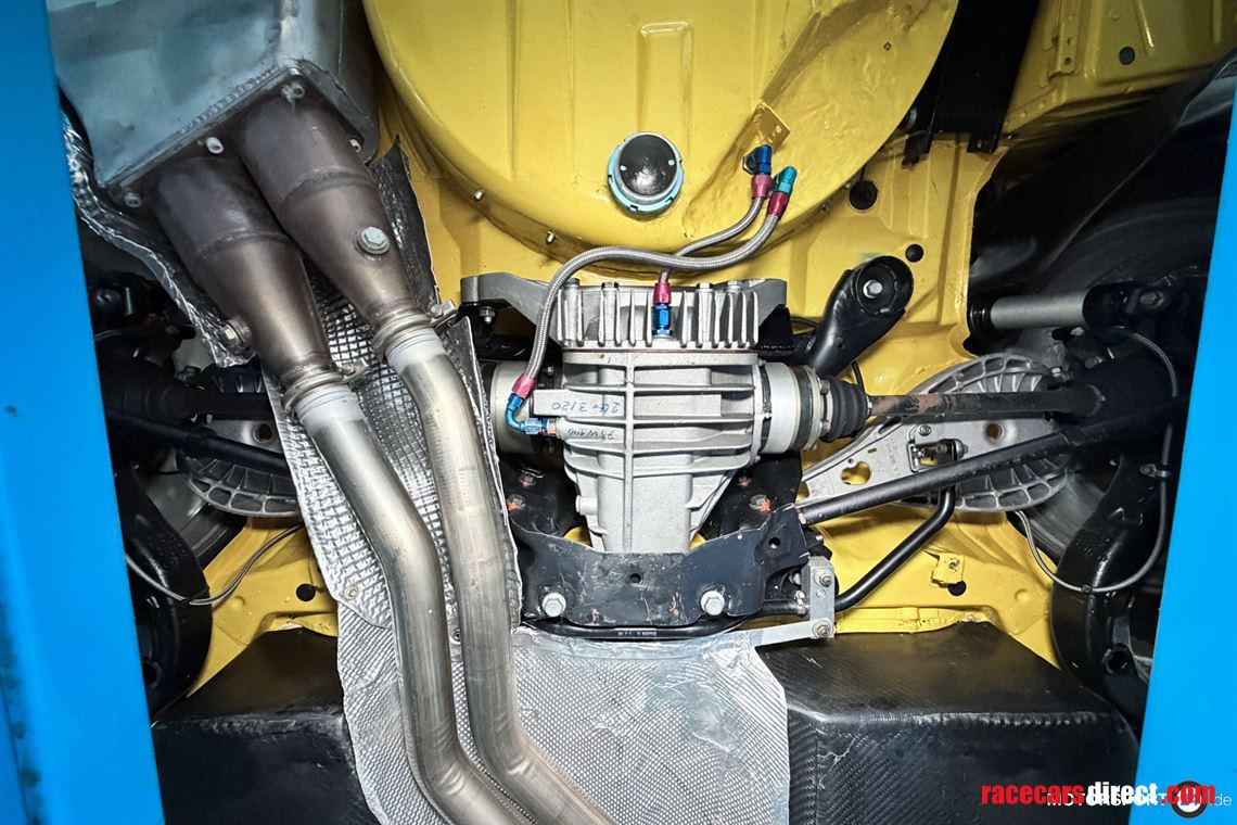bmw-e46-racecar-with-e36-320i-stw-technic