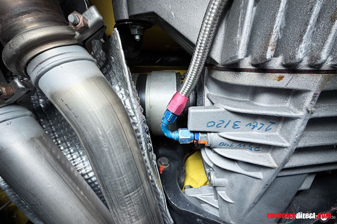 bmw-e46-racecar-with-e36-320i-stw-technic