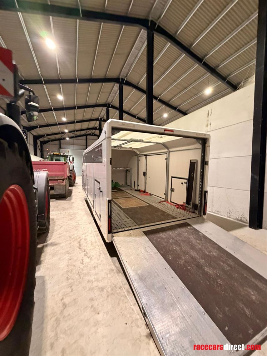 brian-james-race-transporter-6
