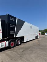 race-transporter-living-trailer