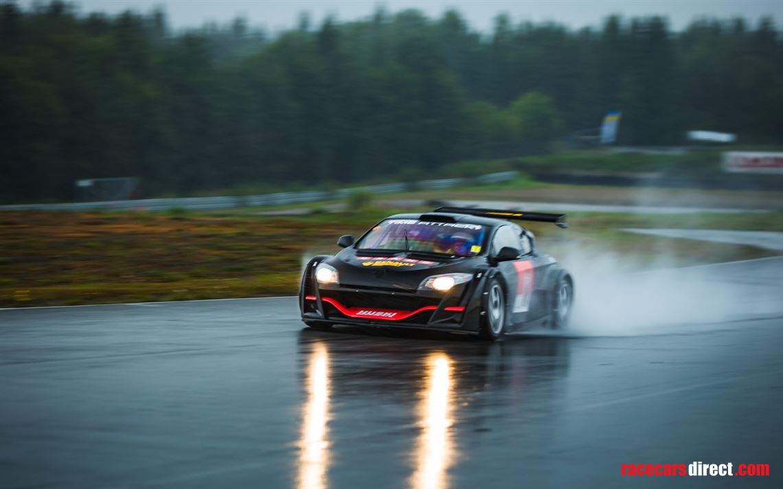 renault-megane-v6-trophy-evo3