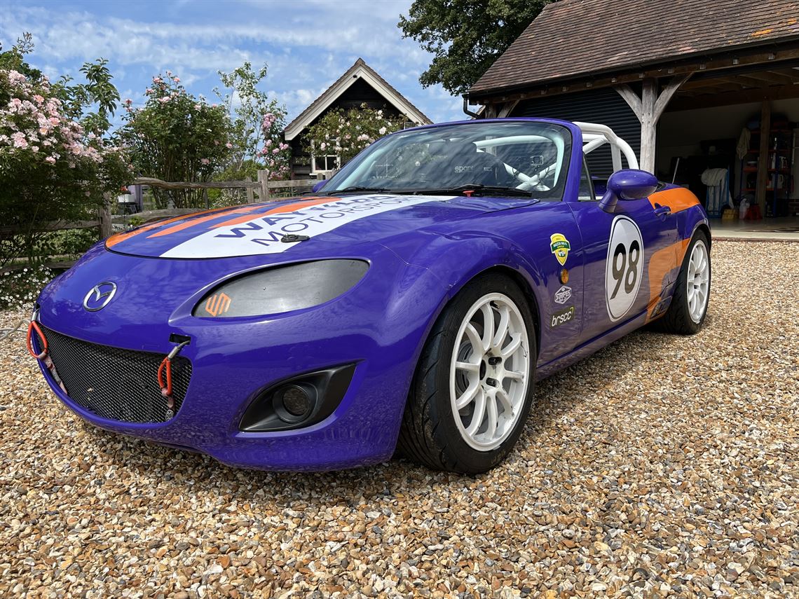 mazda-mx5-nc-supercupmaita-trophy-race-car