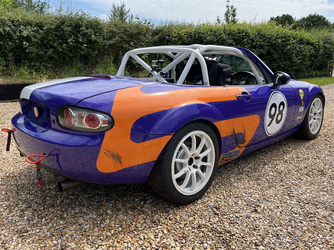 mazda-mx5-nc-supercupmaita-trophy-race-car