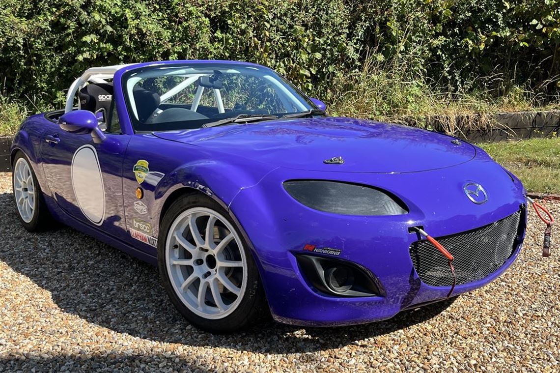 mazda-mx5-nc-supercupmaita-trophy-race-car