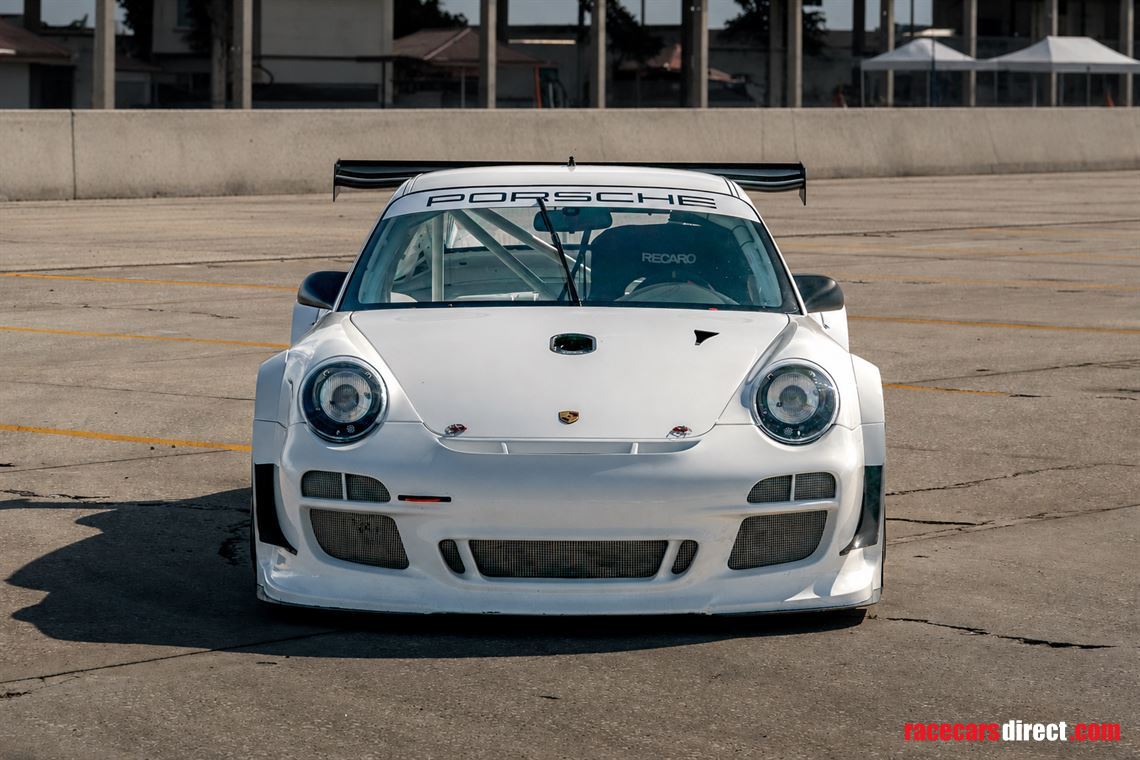 2011-porsche-911-gt3-r