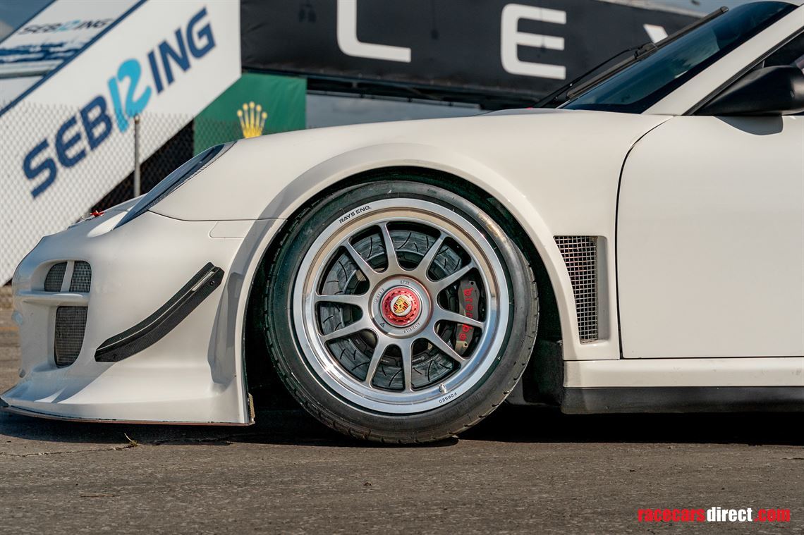 2011-porsche-911-gt3-r