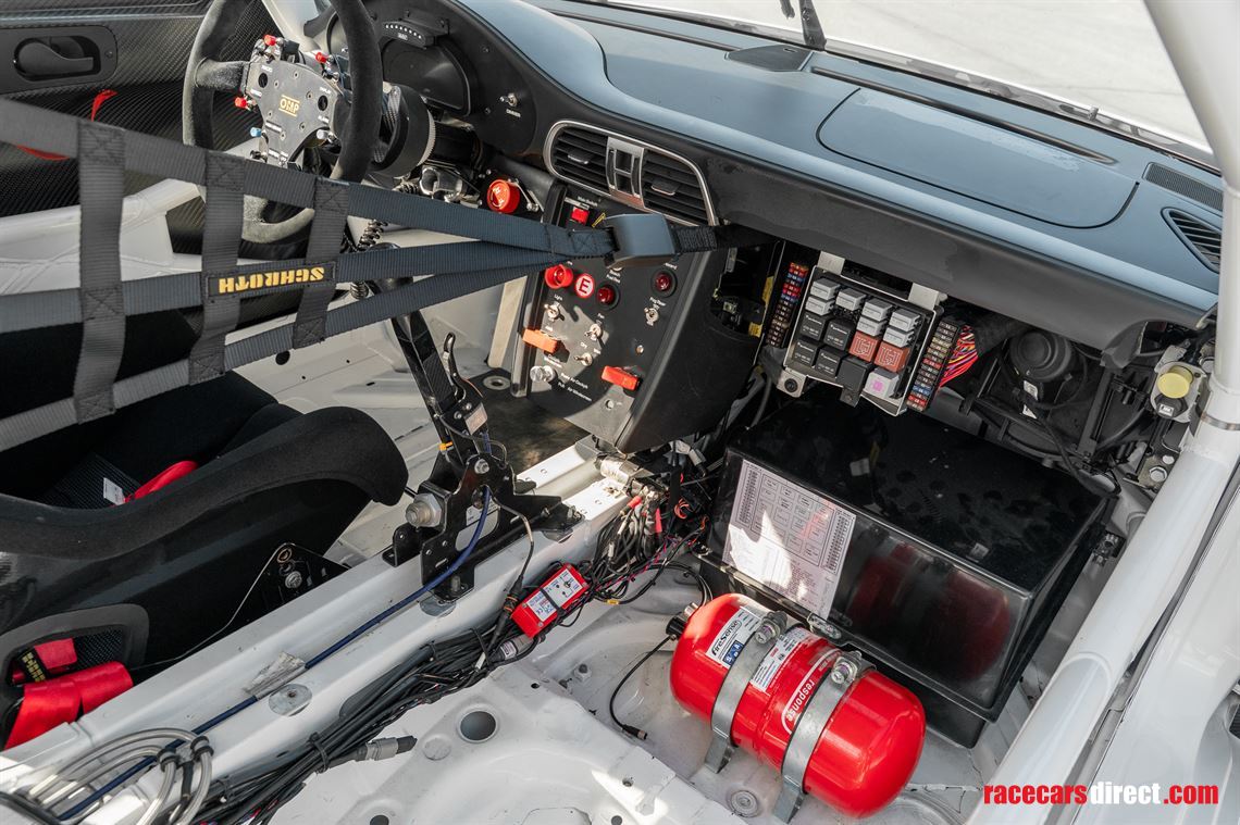 2011-porsche-911-gt3-r