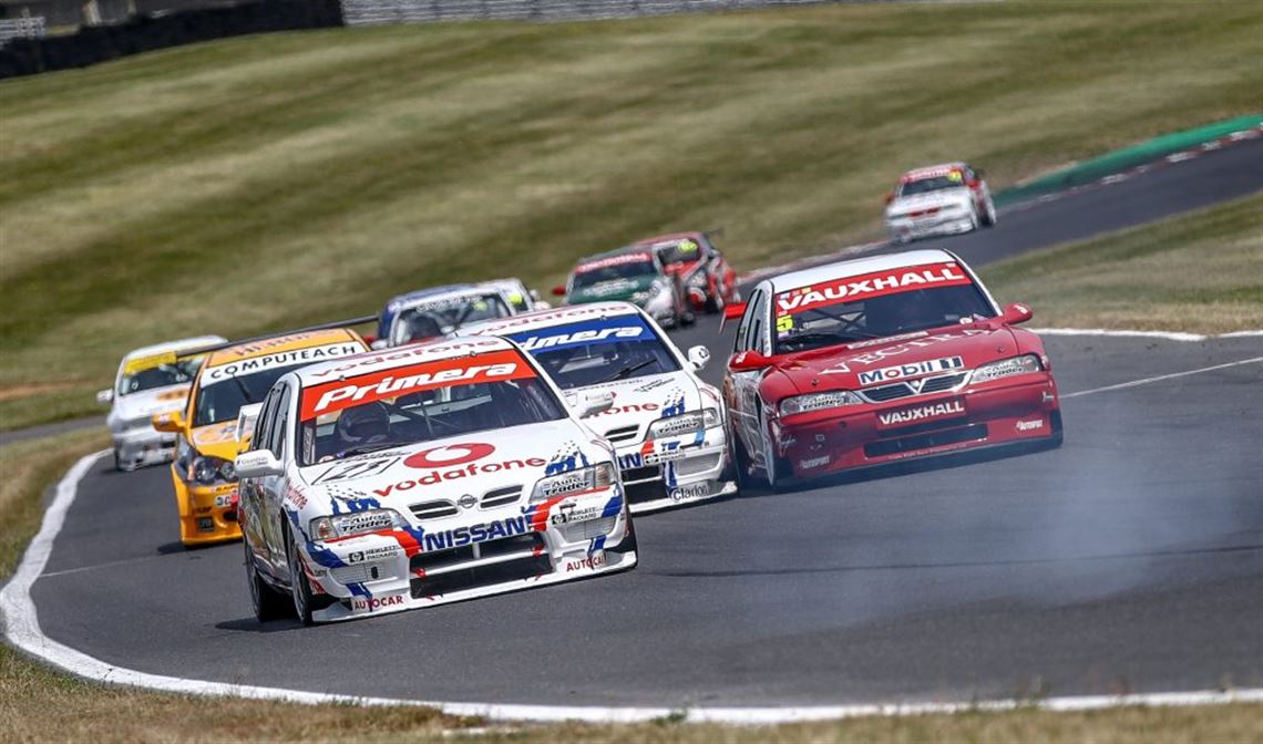 nissan-1999-super-touring-team