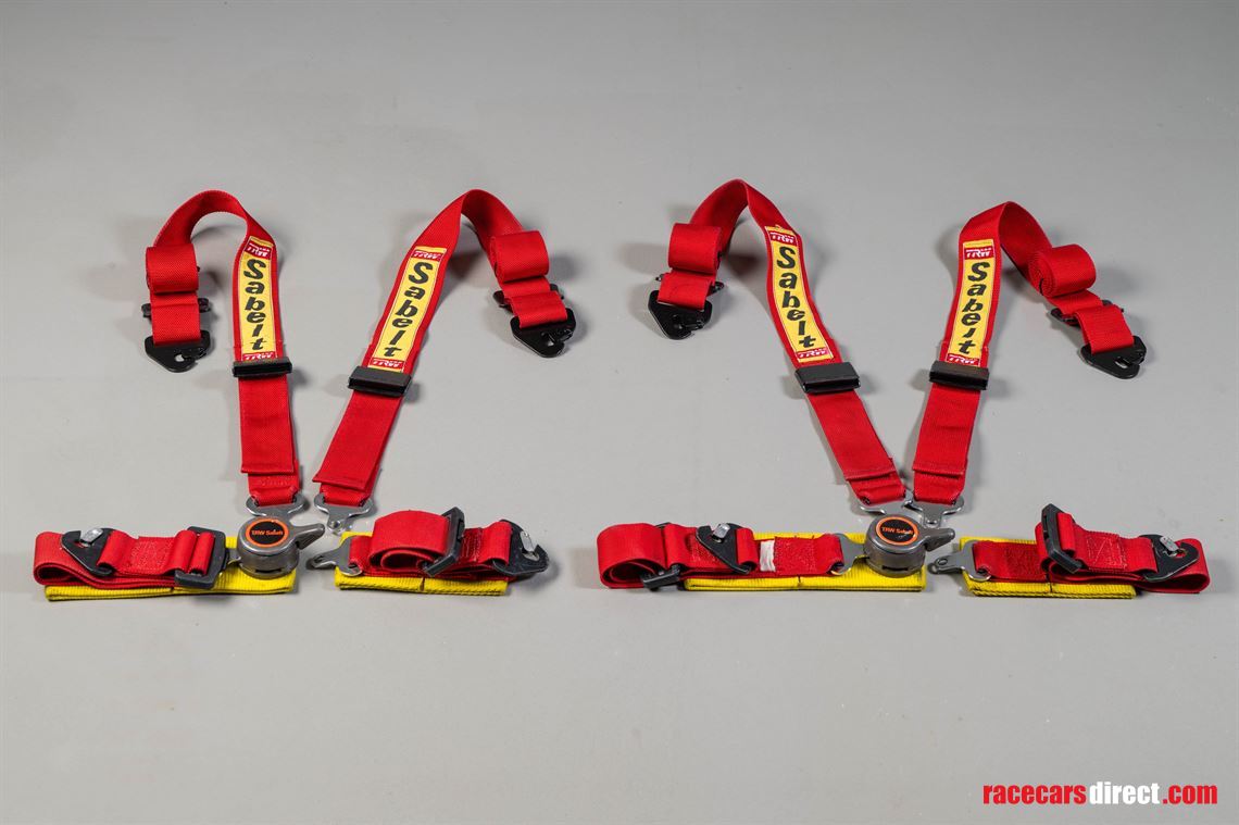 f40lm-sabelt-race-harnesses